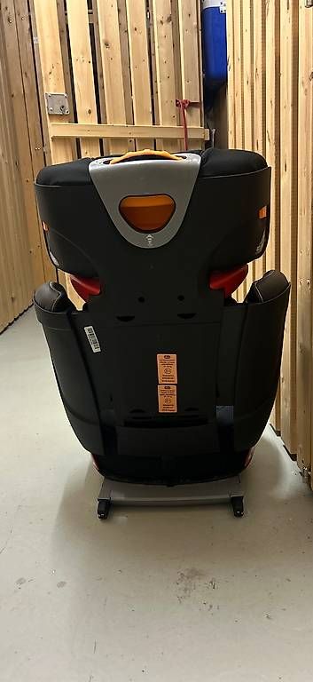 Sièges auto: Siege pour enfant ajustable – D'occasion à St-Sulpice VD par myl_2wng 2