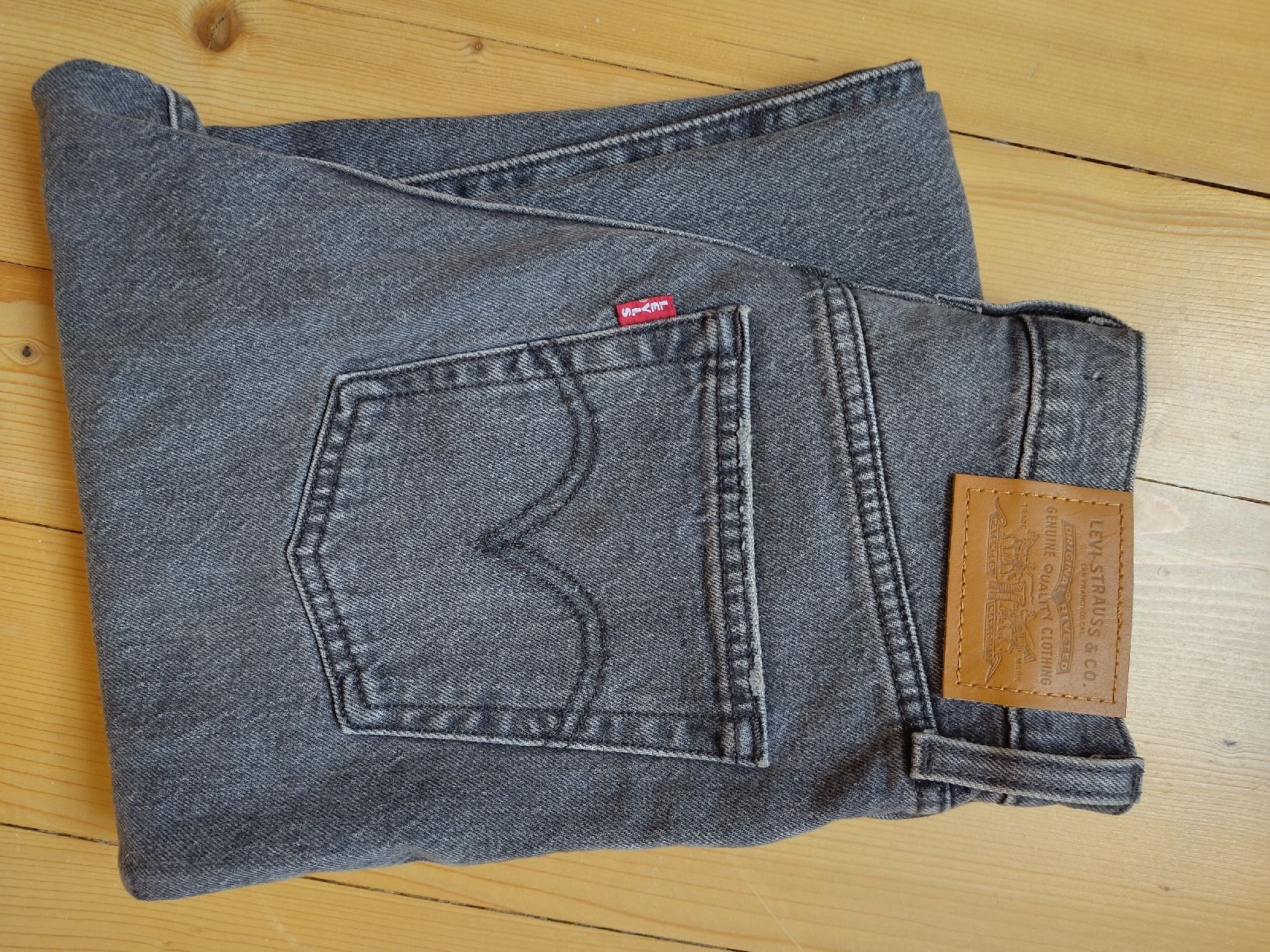 Levi's Jeans: Levi's Ribcage Straight Ankle 25/27 – Nuovo (secondo la descrizione) da Bern venduto da kat_69vw