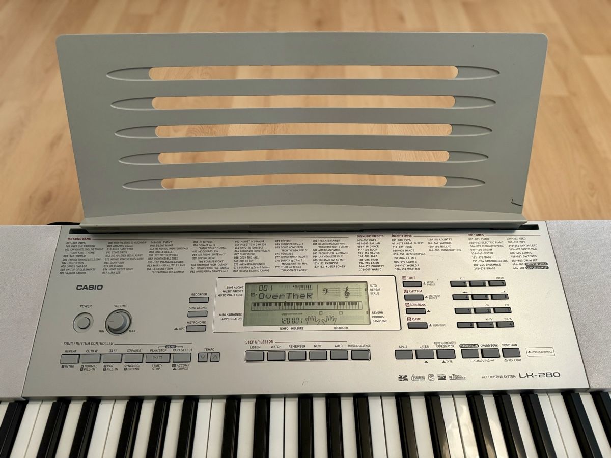 Casio Musikinstrumente: Casio Piano LK-280 mit 61 Tasten – Gebraucht aus Schüpfen von  2