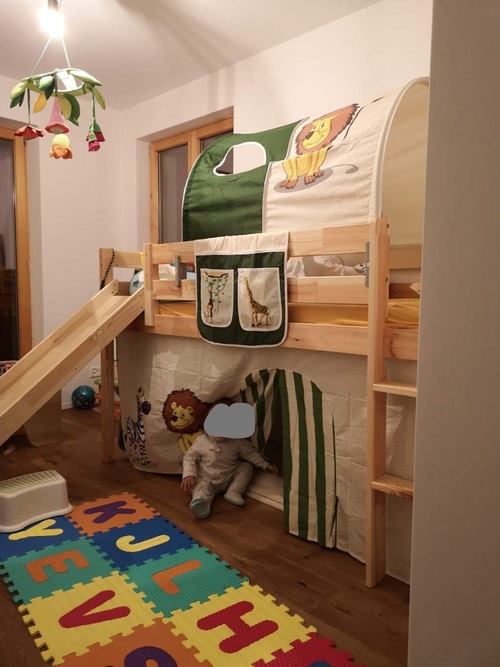 Betten: Hochbett mit Rutsche – Gebraucht aus Meikirch von Stomer