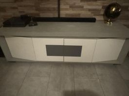 Meuble TV moderne,bon état!