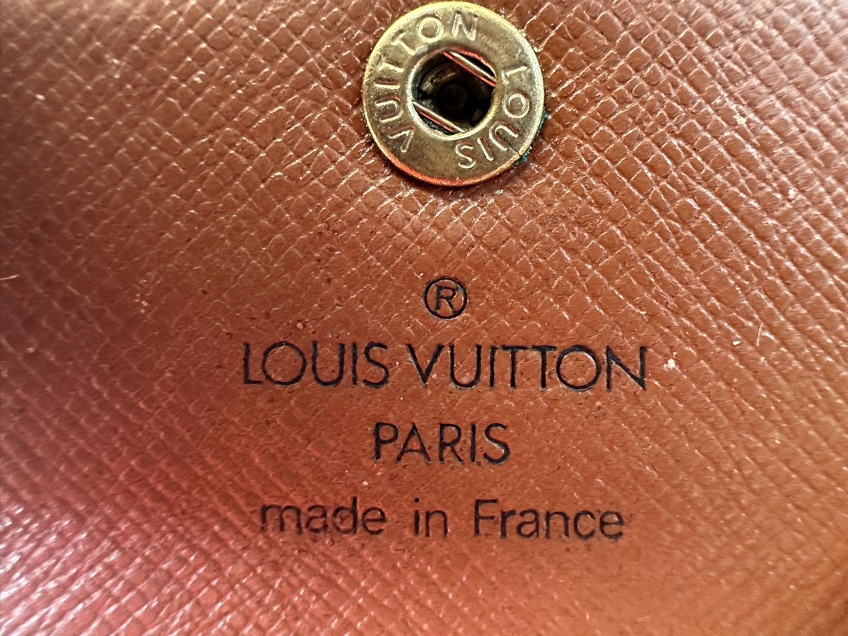 Louis Vuitton Portachiavi: Pochette clés Louis Vuitton Monogram usagé 4 crochets – Usato da Le Lignon venduto da Latenterouge 2