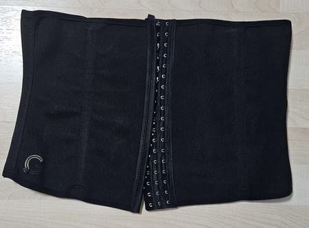     Figurformende Shapewear