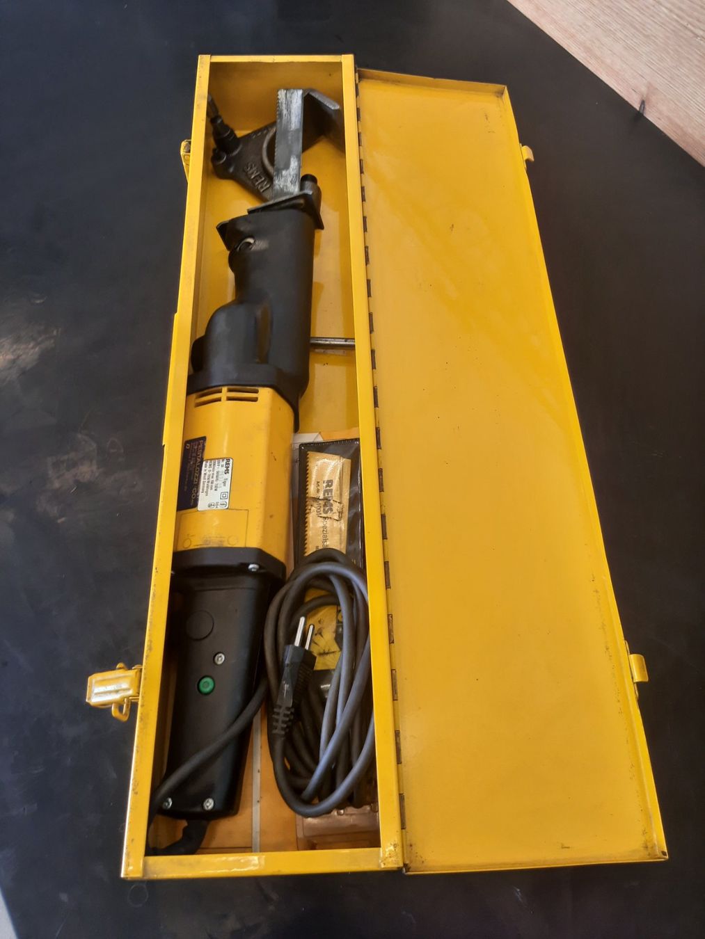 Rems Seghe: REMS Tiger Elektrische Handsäge – Usato da Eschlikon TG venduto da Freitech.2015 4