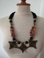 Collier Ethnique Unique en Perles Noires et pierres oranges 