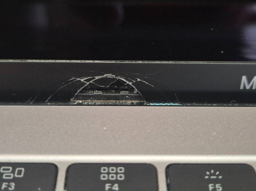 Notebook: MacBook Pro 13" (2017, A1708) – Usato da Basel venduto da MadameDupont01 2