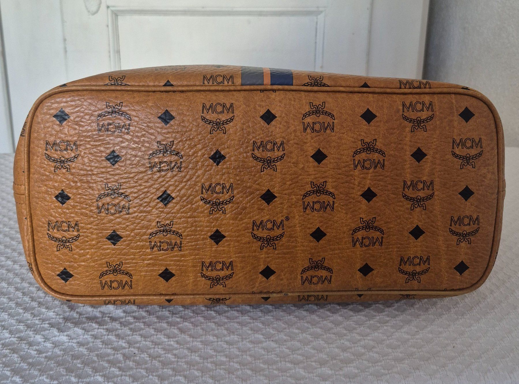 Mcm Sacs femmes: MCM Shopper Size M, mit Reißverschluss – D'occasion à Dottikon par Pega7 7