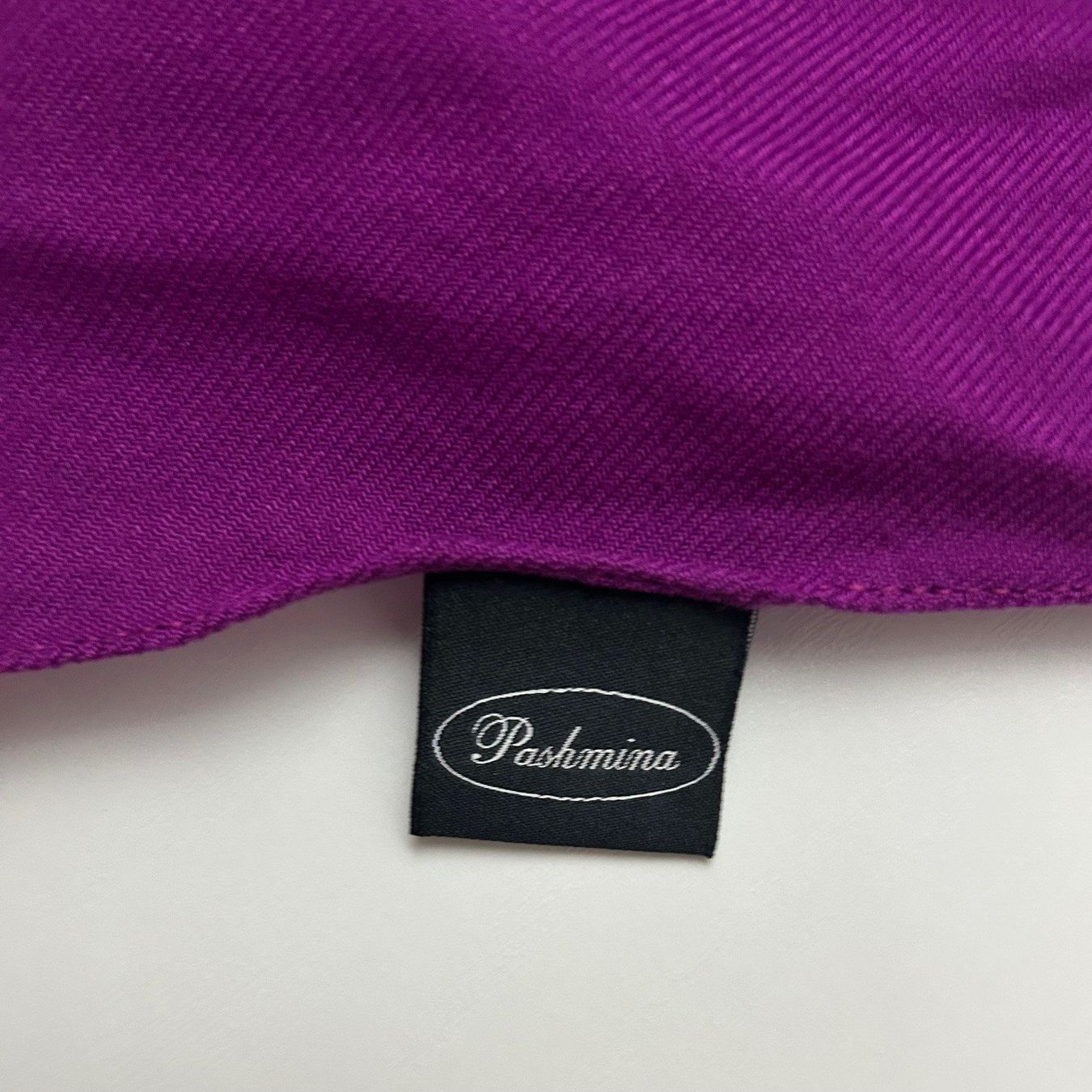 Foulard & Sciarpe: Wunderschöne violette Pashmina - Das perfekte Accessoire! – Usato da Burgdorf venduto da MCSchweizer88 1