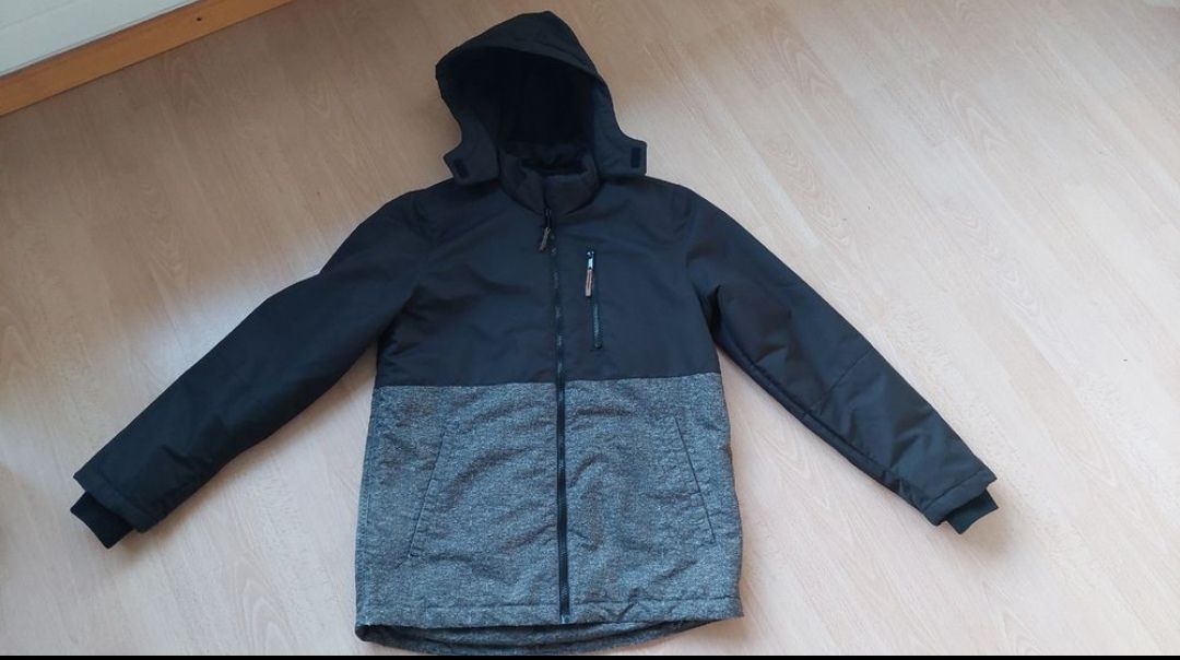 H&M Vestes: Winterjacke Gr 170 – D'occasion à Binz par julijuli