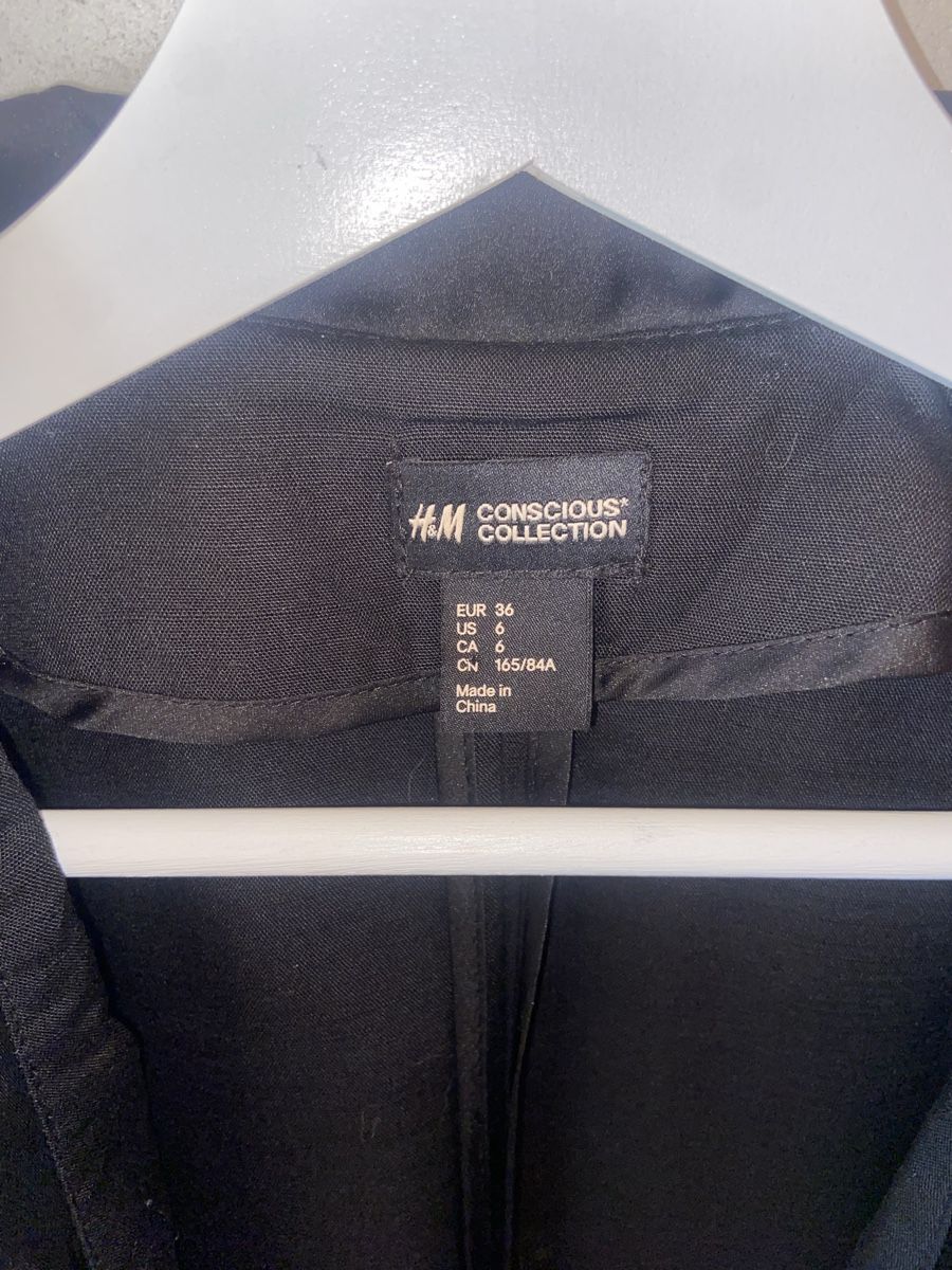 H&M Jacken: Blazer cache-cœur  – Gebraucht aus Romainmôtier von jea_n99k 1