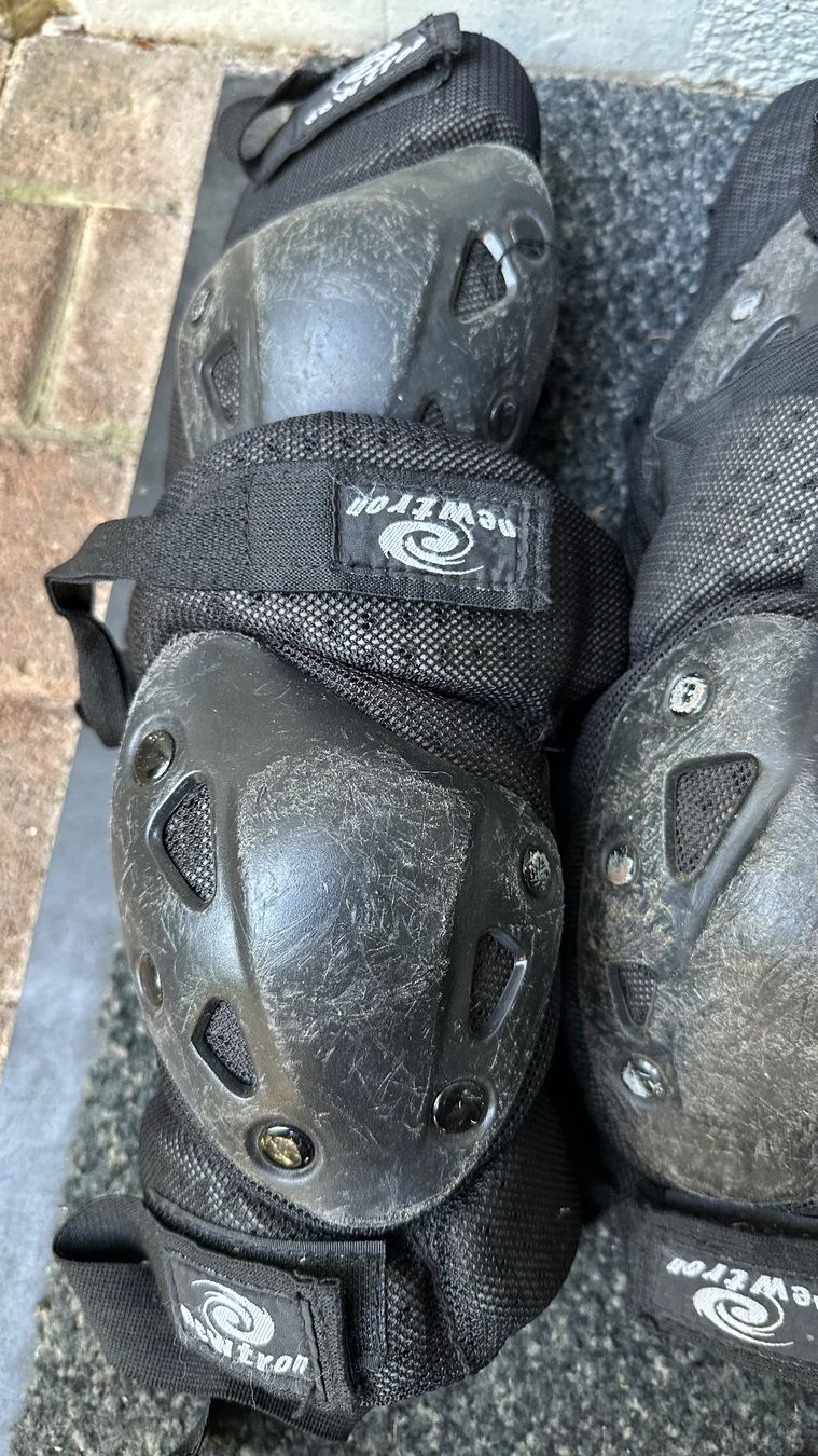 Protezioni & Imbottiture: Skate Protektoren Set grösse s – Usato da Schönenbuch venduto da marisli80 3