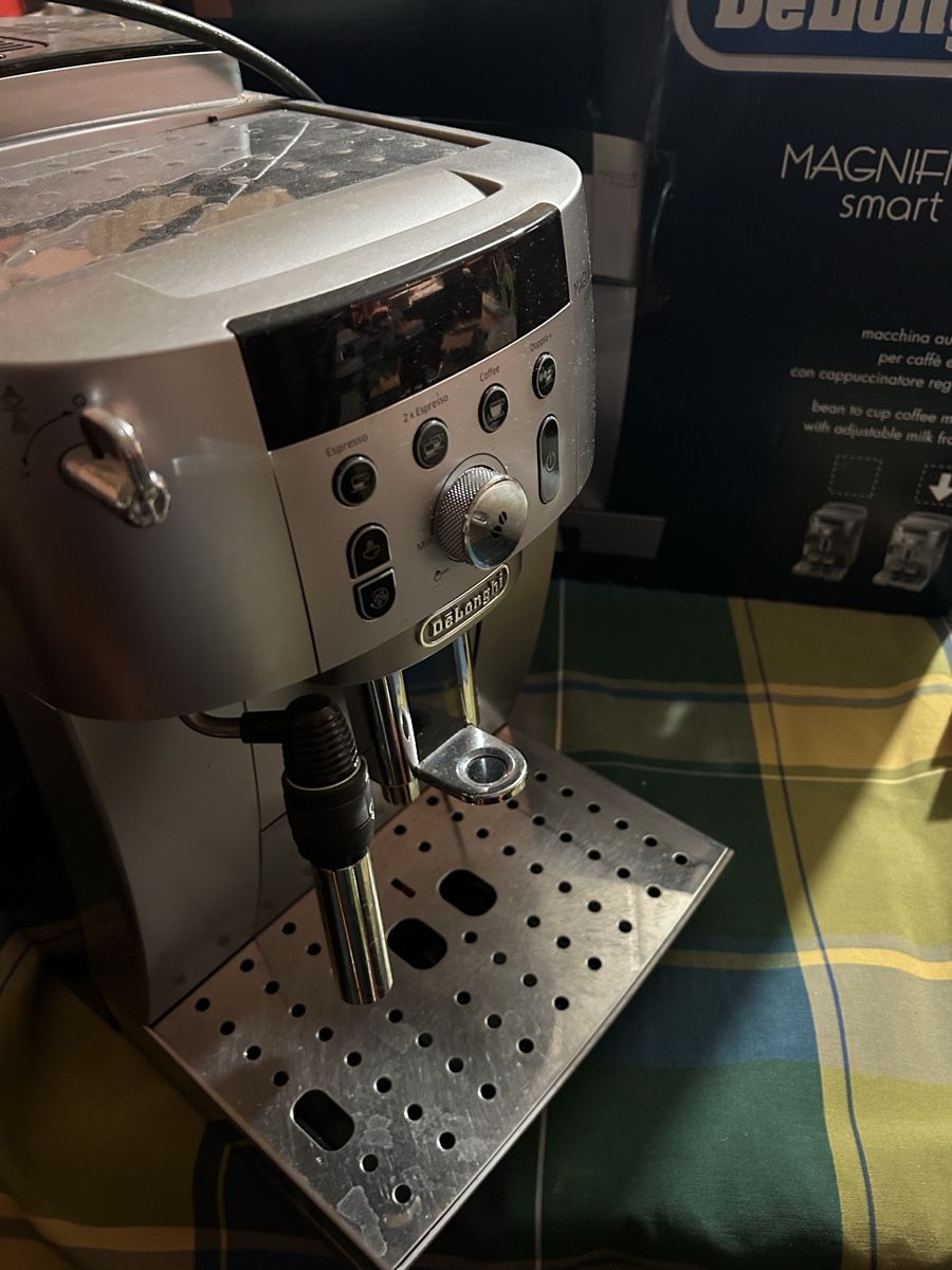 De'Longhi Macchine per caffè & Macchine per espresso: DeLonghi Magnifica Smart à réparer ECAM250.31.SB – Difettoso da Bellevue venduto da mz_GVA 2