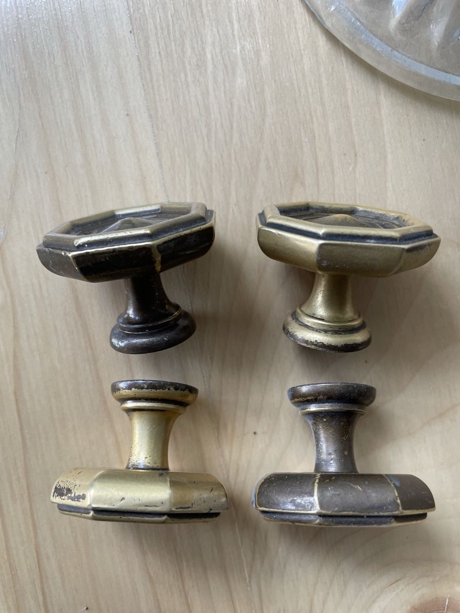 Eisenwaren: Griffe/Knaufe, Möbelknöpfe, Messing 26Stk. gebraucht – Gebraucht aus Gunzwil von Klick17 3