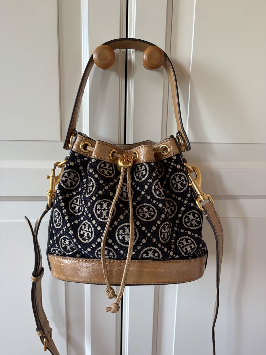 Tory Burch Taschen für Damen: Tory Burch Bucket Sling Bag – Gebraucht aus St.Josefen von lop_lh8d