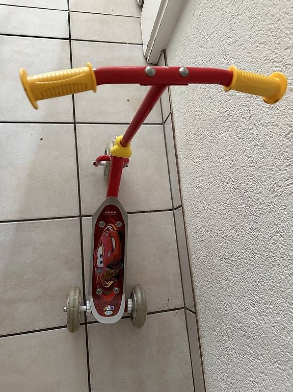 Kickboard: Trottinett Lightning McQueen – Usato da Arlesheim venduto da 12sxlssdf 1