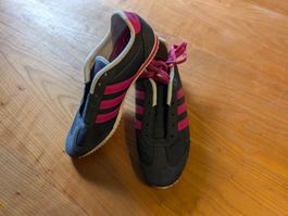 Adidas Damen Turnschuhe, Grösse 37 1/3, sehr gut erhalten