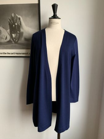 AKRIS punto: Neu und exklusiv - lange blaue Woll-Jacke, 36
