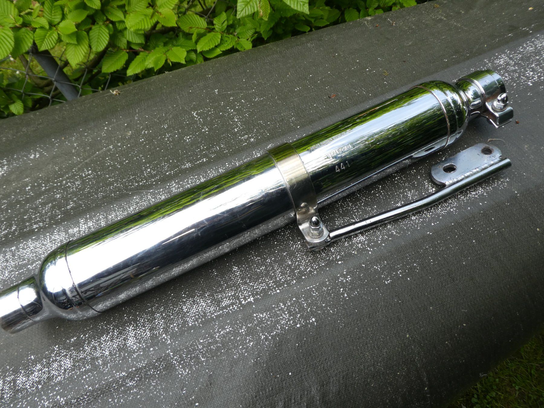 Harley-Davidson Alle Motorradersatzteile: Harley Davidson Cigar Muffler 2 into 1 Vintage with Pipe – Gebraucht aus Schwadernau von  7