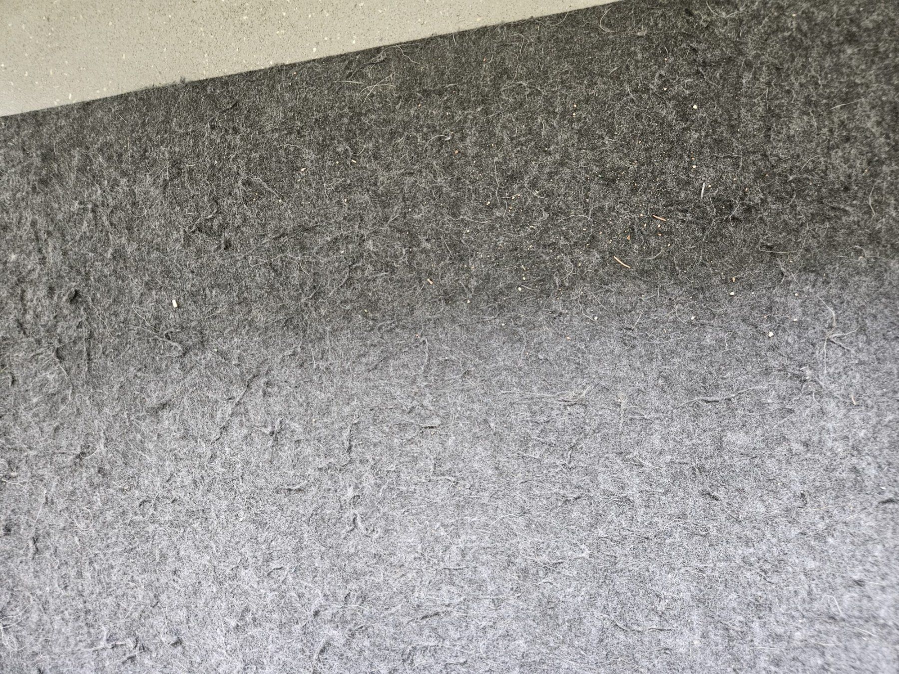 Bodenmatten: Garagenbodenmatte / Teppich / Antirutsch – Gebraucht aus Baar von goldbeere 1