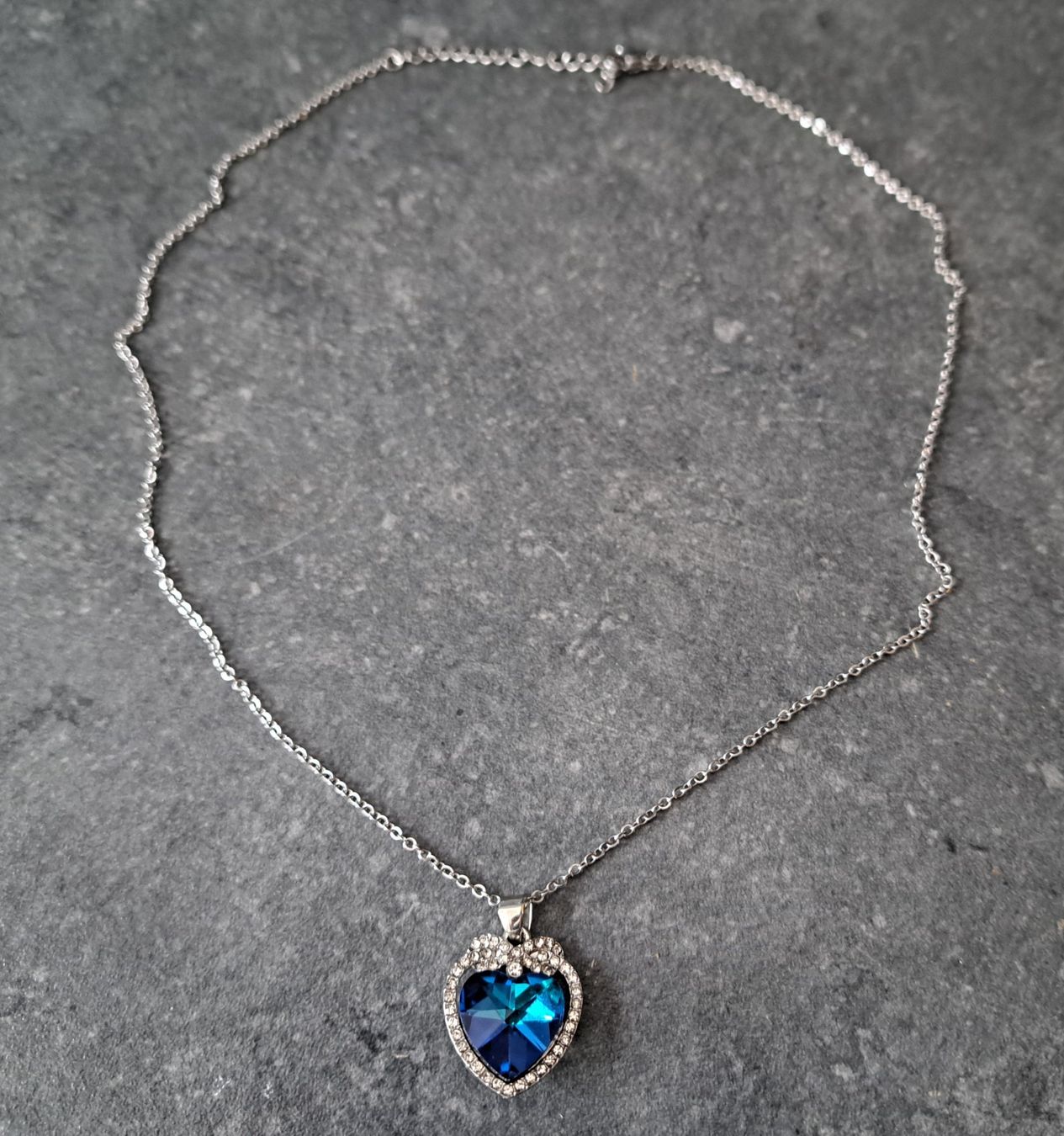 Catenine: Collier avec pendentif cœur – Nuovo e nell'imballaggio originale da St-Imier venduto da supernova21 1