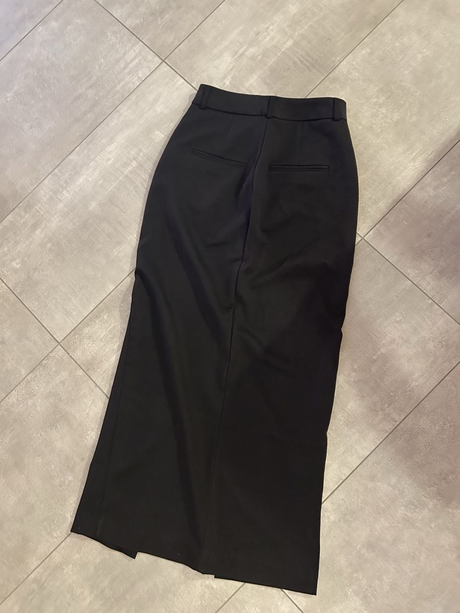 Gonne: Chic AMISU Black Maxi Skirt with Slit Size EU 34 for Spring – Usato da Zürich venduto da chi_7k5b 2