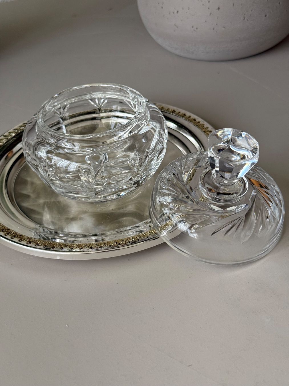 Contenitori & Simili: Vintage Cut Crystal Lidded Jar – Usato da Clarens venduto da vat_2x6j 2