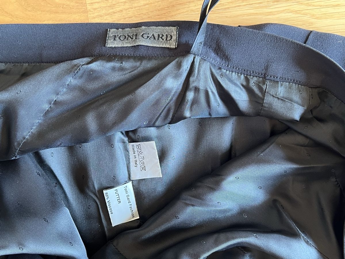Kleiderpakete: Toni Gard Blazer und Rock Gr. 40 – Gebraucht aus Frick von clembou 6
