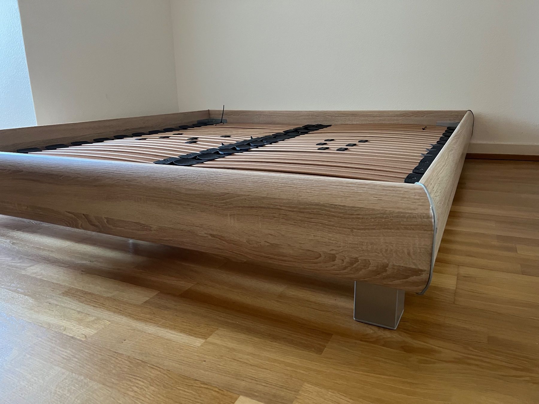 Letti: Bett mit Lattenrost 180 cm x 200 cm – Usato da Basel venduto da clembou 1