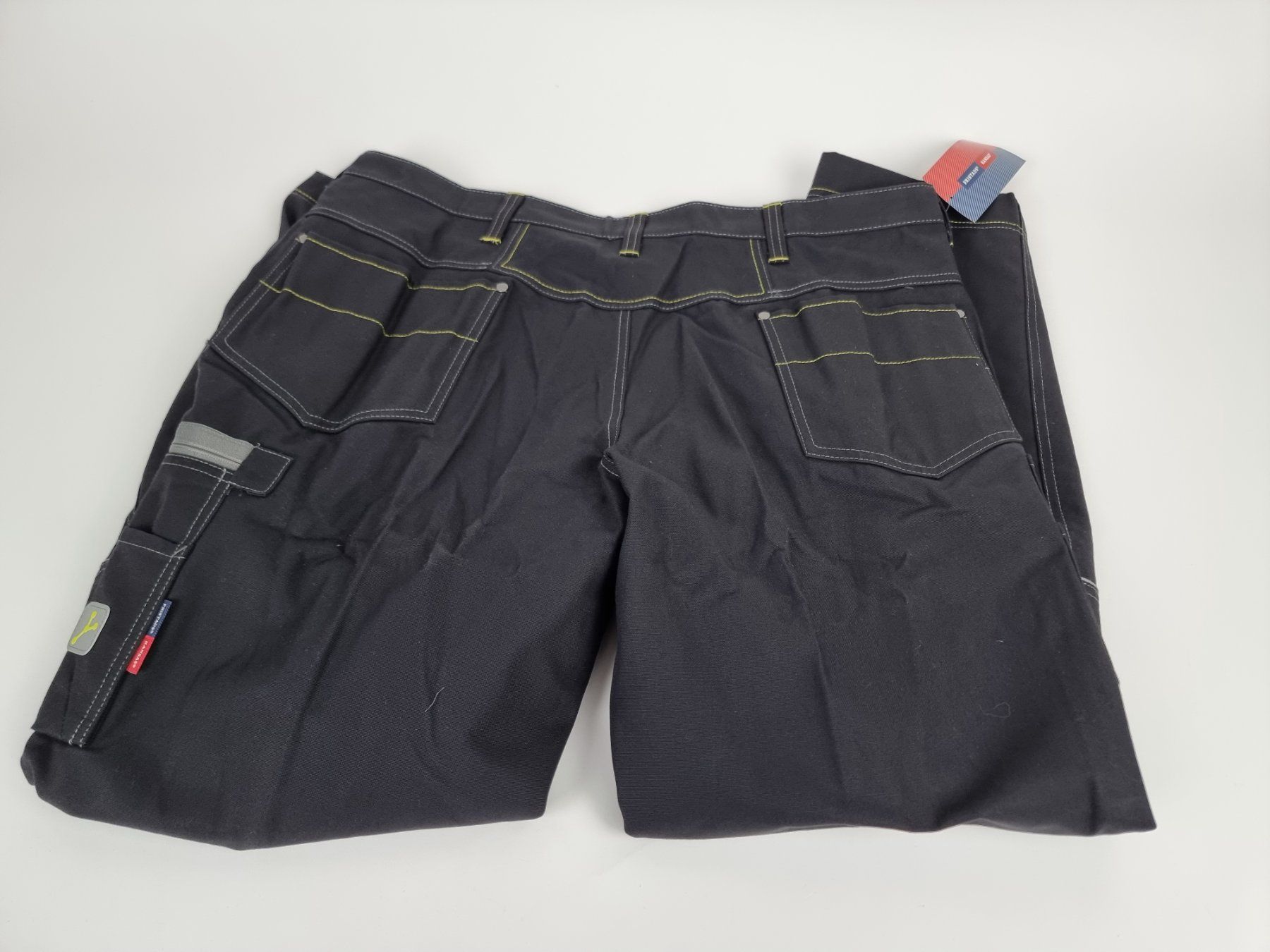 Pantalons: Arbeitshose Kansas – D'occasion à Urtenen-Schönbühl par Restwert_Schoenbuehl 1