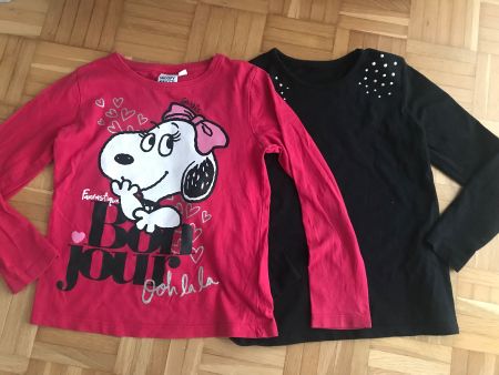 2 Shirts Snoopy Grösse 122/128 - Porto 3.40 pink/schwarz