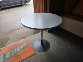 Runder Bistrotisch D: 80cm H: 75cm ab 1.-