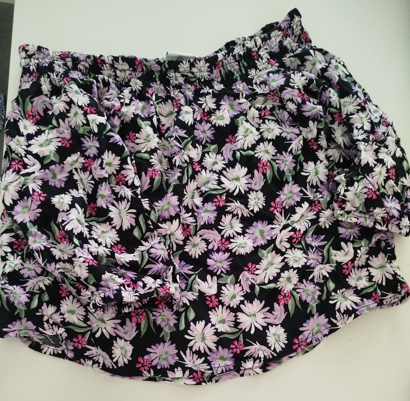 Camicette, T-shirt & Top: Süsses Blumentop schwarz, diverse Farben 134/140 – Usato da Münchwilen AG venduto da Lillyfee08