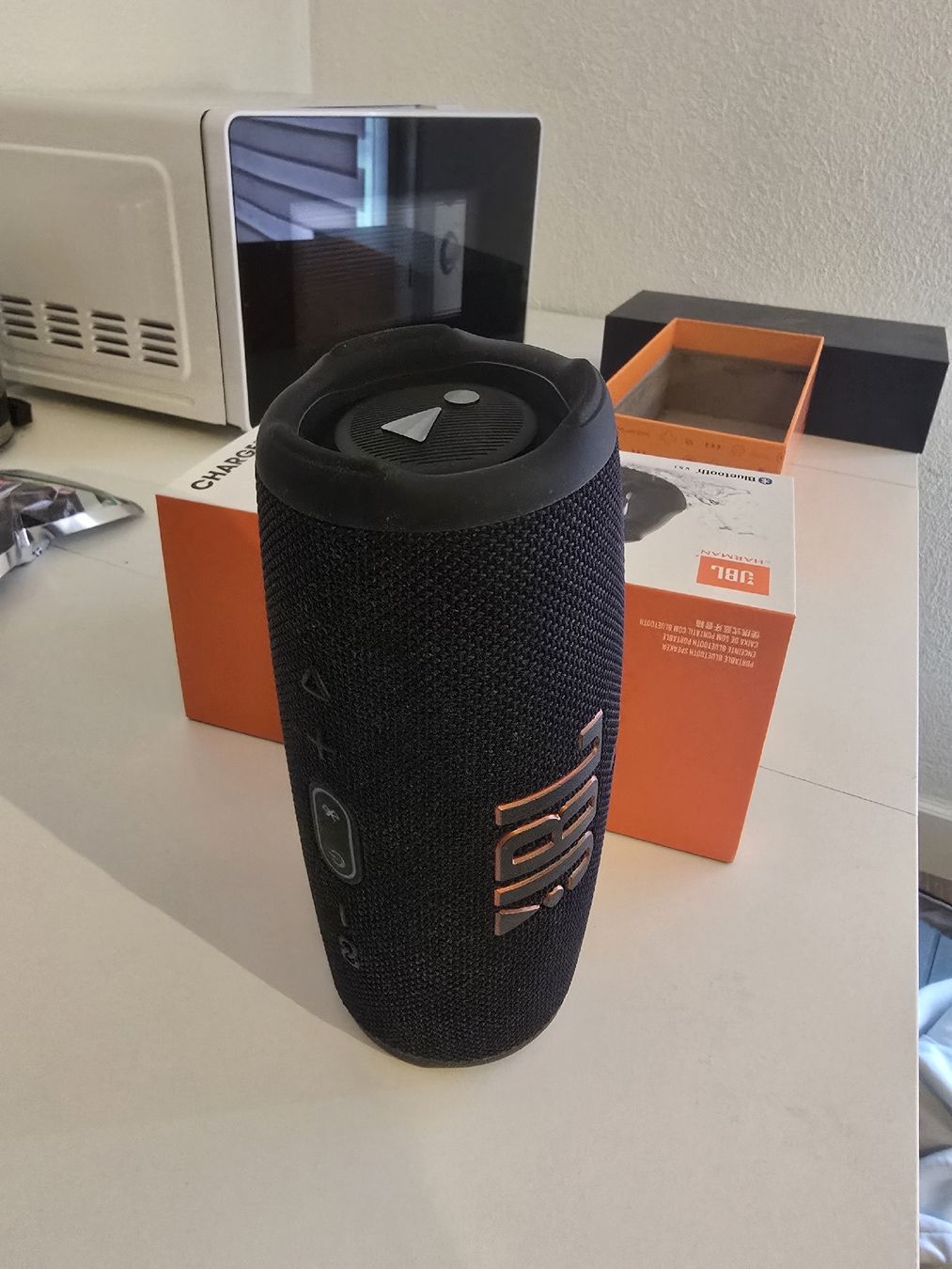 JBL Casse acustiche: JBL Charge 5 Portable Bluetooth Speaker - Black, boxed – Usato da Vessy venduto da guojin99 1