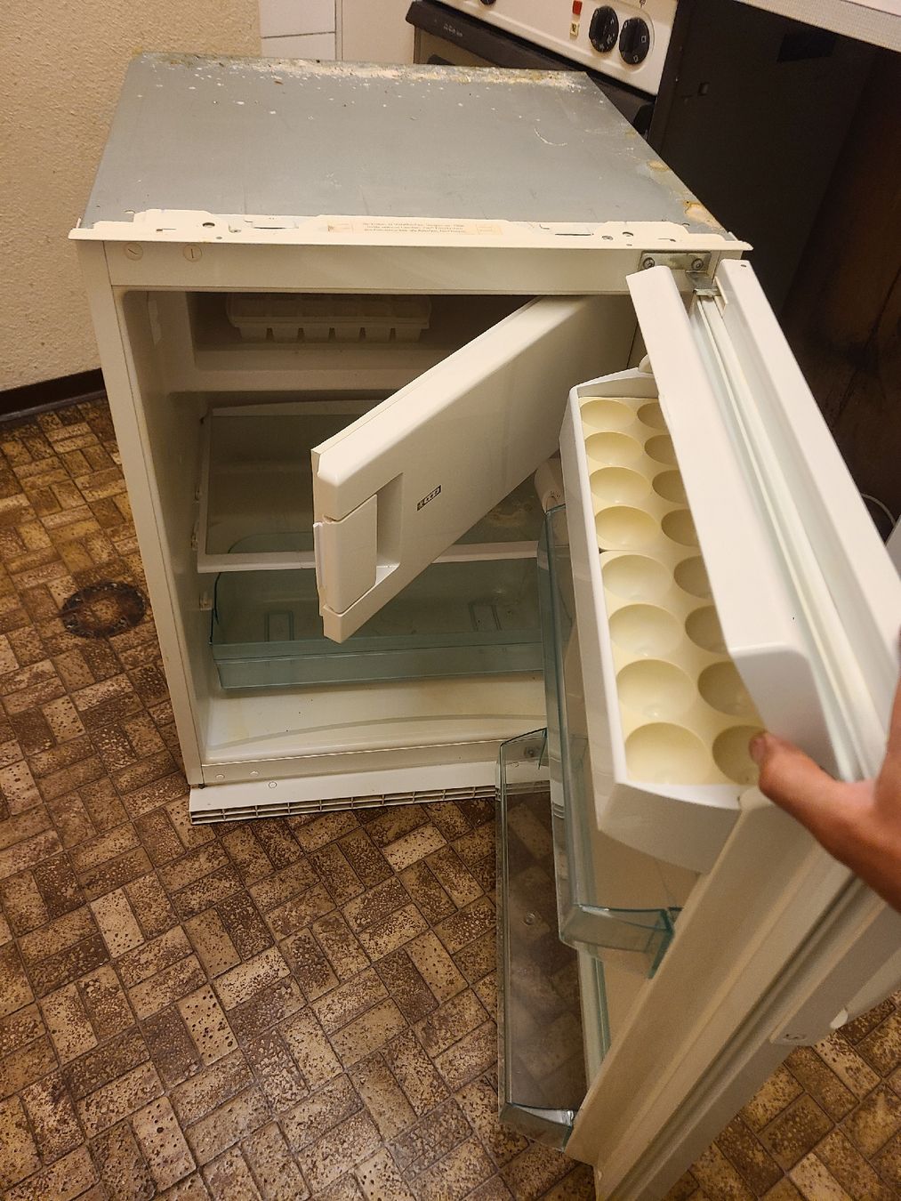 Electrolux Frigoriferi: Kühlschrank Electrolux 130L mit Gefrierfach – Usato da Ganterschwil venduto da Sevi1986 1
