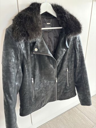 Guess Jacke in Leder Optik mit Fellkragen, Grösse XL