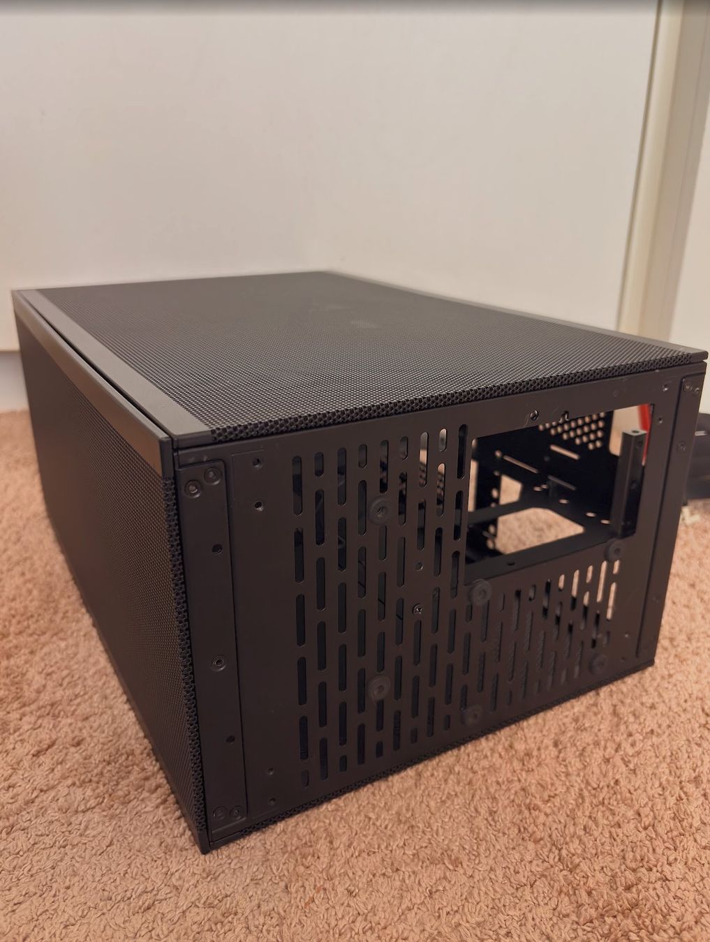 Custodie: Ssupd Meshlicious Mini-ITX PC CASE Black + PCI Riser 4.0 – Usato da Lausanne venduto da guestudio 5