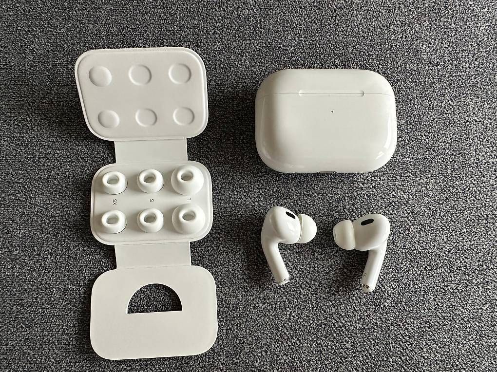 Apple Cuffie: Apple Airpods Pro 2 – Nuovo (secondo la descrizione) da Baar venduto da jpromps