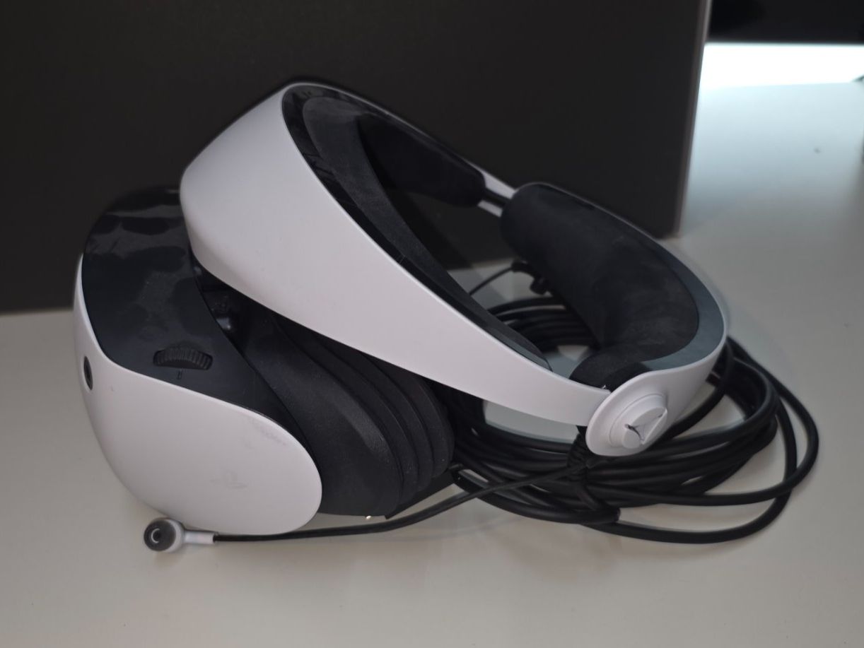 Sony Casque VR: Sony Playstation VR2 Headset mit Controllern – D'occasion à Dietikon par Reneb8 1