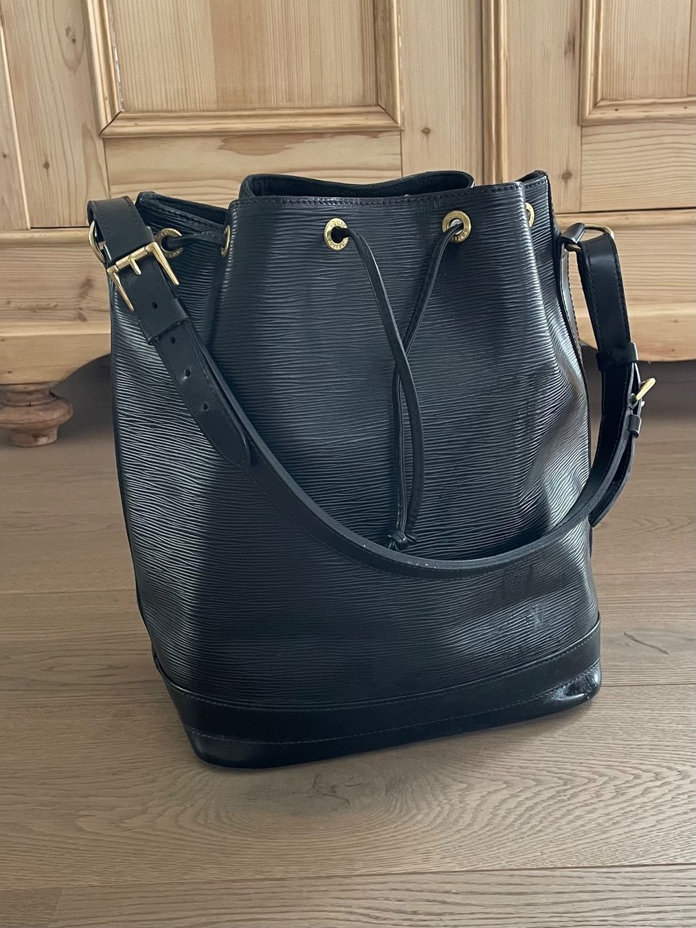 Louis Vuitton Borse da donna: Louis Vuitton Noé Epi – Usato da Wädenswil venduto da quattromic