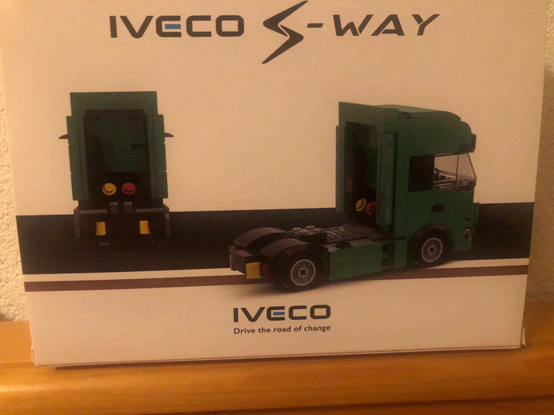 Kit di modellismo & Modellini statici: IVECO S-WAY BAUSATZ/à MONTER - BRICKVISION – Nuovo e nell'imballaggio originale da Splügen venduto da alexrj 1