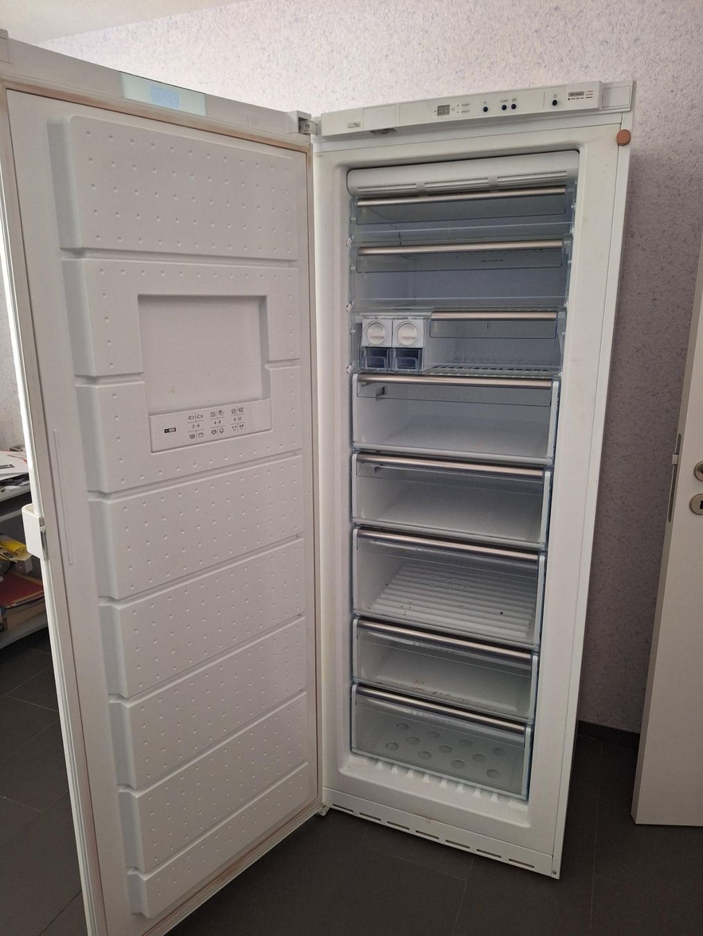 Bosch Congelatori: Gefrierschrank – Usato da Oberwil BL venduto da Julia5 1