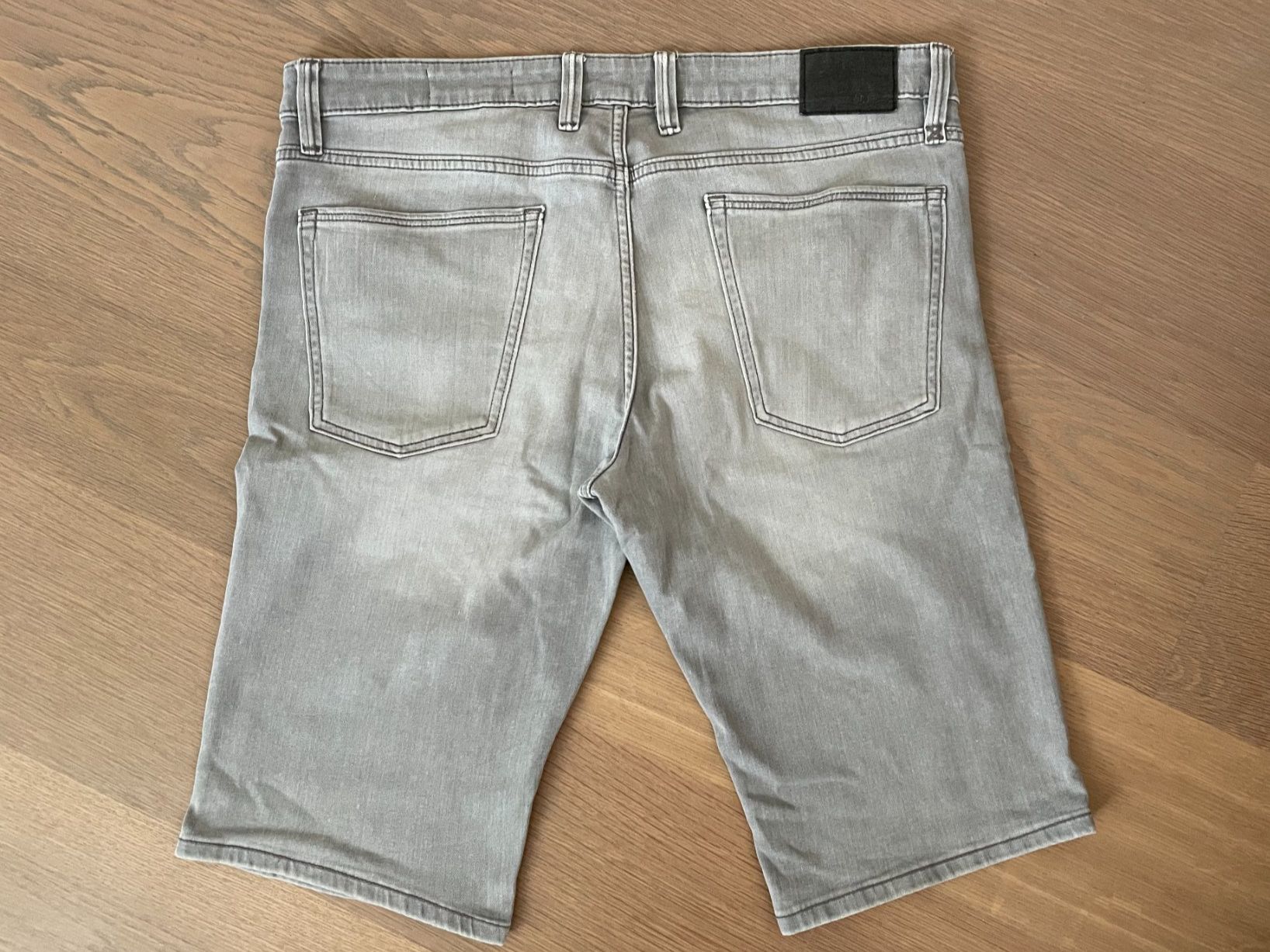 S.Oliver Jeans: S.Oliver Herren Jeans Shorts, grau, Gr. 34 – Gebraucht aus Rüschlikon von user999 4
