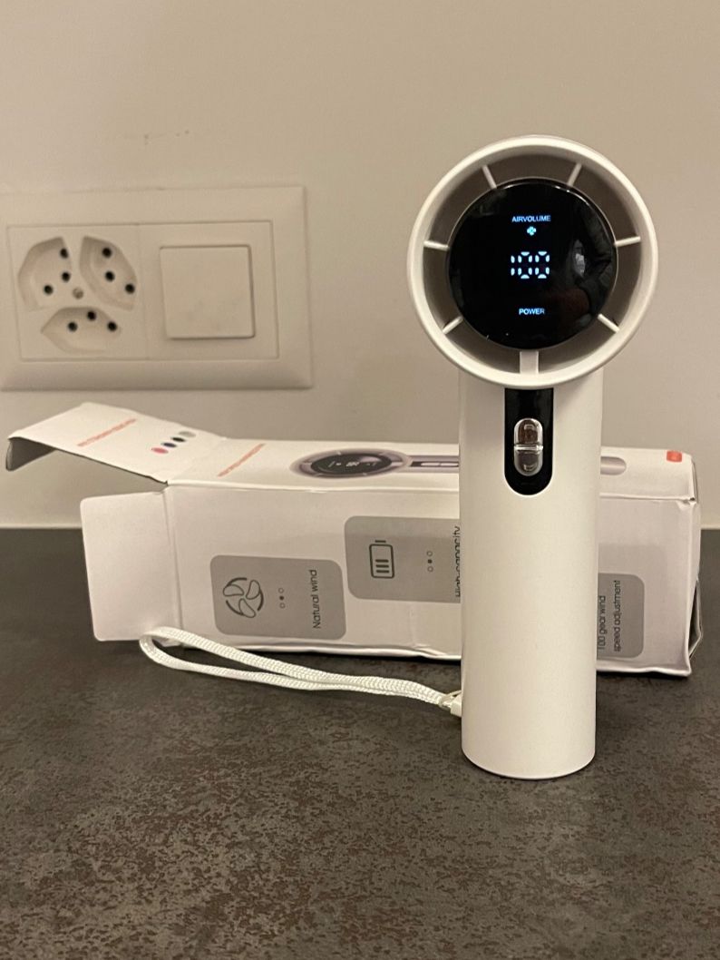 Ventilatori: USB MINI VENTILATOR NEUWARE WEISS 15 cm AKKU TREND – Nuovo e nell'imballaggio originale da Zürich venduto da Shalashaska