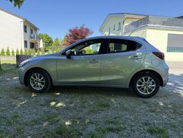 Mazda 2 in Silber zu verkaufen!