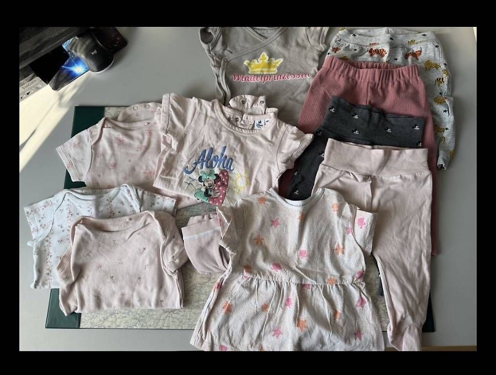 Lotti & Set di vestiti: Mädchenkleider Set 62/68 – Usato da Biel/Bienne venduto da Mia2025