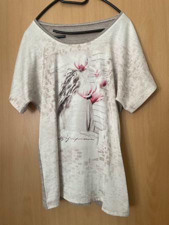 Shirt vorne satin ähnlich hinten glitzer Gr 38