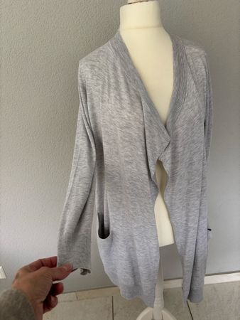 Marc Aurel Strickjacke, hellgrau, Grösse 40, Top Zustand!
