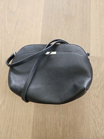 Umhängetasche schwarz