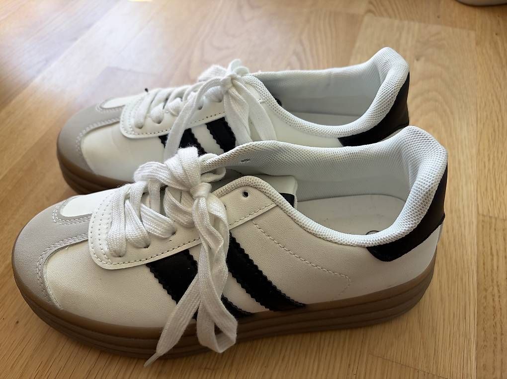 Scarpe da uomo: Sneakers Gr 36 und 38 – Usato da Zürich venduto da aqualina77 1