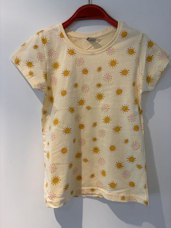Schönes Tshirt Gr. 122, Neu